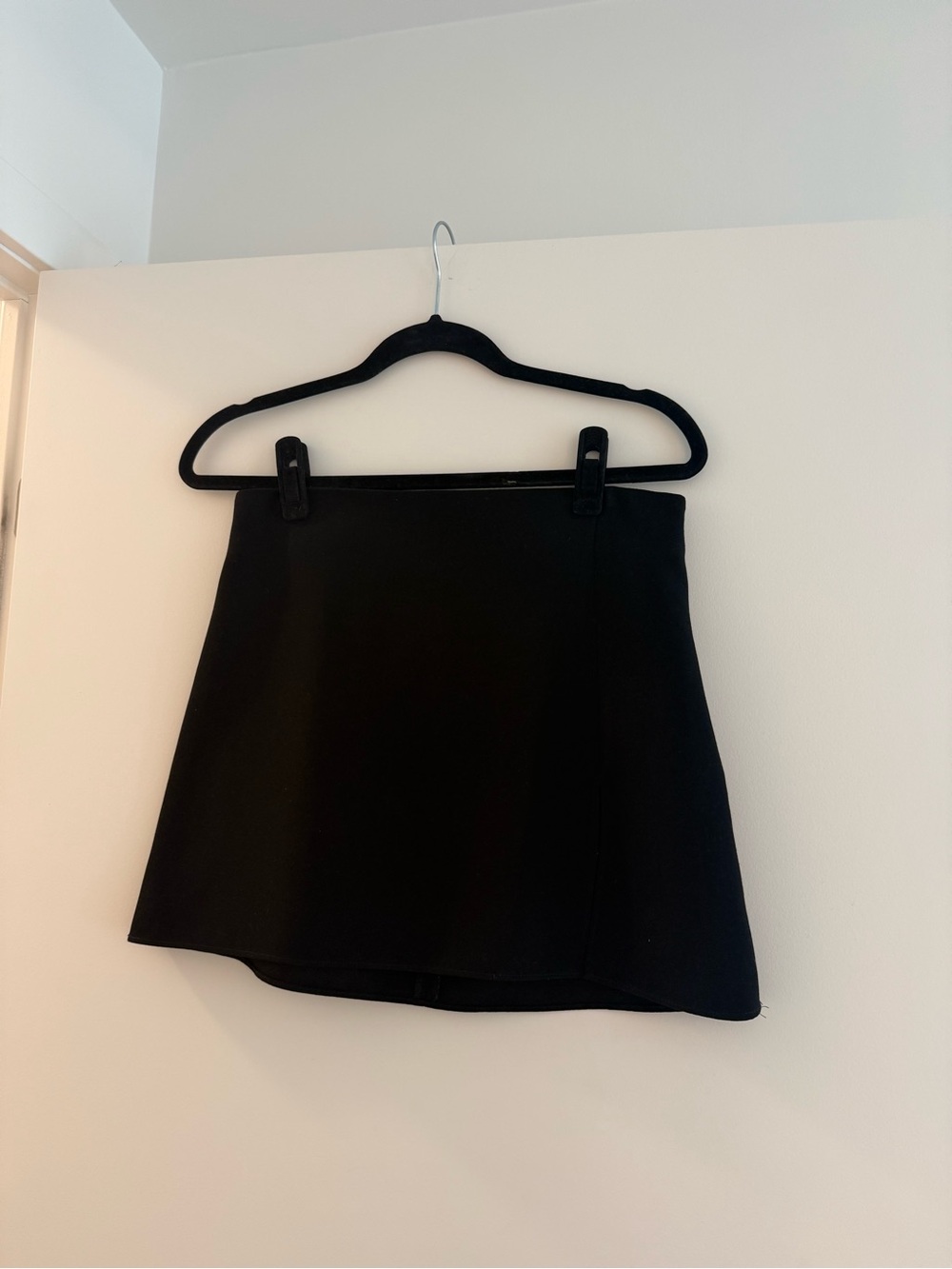 Zara Black Mini Skirt - Sleek A-Line